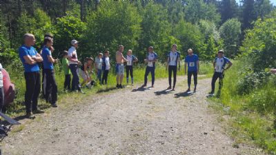 Klassiska Föreningskavlen gick 2018 nära Brömsebro. Det var riktigt varmt och startplatsen badade i sol.