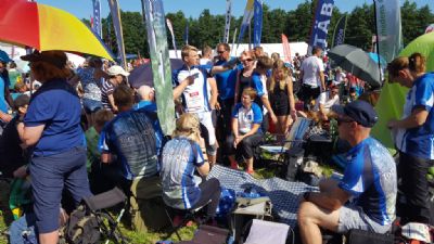 2019 i Komården var det rejält varmt på Arena Yxbacken. Vi får se hur vädret blir i år i Uppsala.