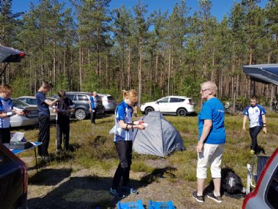 	Stanley Cup 3 i Fastlycke våren 2020 var en strålande Torsås OK-dag med 29 startande och 36 på plats. Här är Tea och Ulla i solskenet innan start