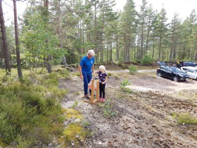 Ulla och Isabell stämplar i mål på Gränsdagars i Kalmar. Det var ett av 3 större flerdagarsarranegmang 2020 som vi och grannklubbarna startade