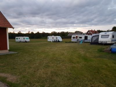 Svenssons camping i Sjöstorp på Öland har öppnat. Som vanligt trivs campinggästerna på den 5-stjärniga campingen.