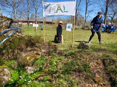 Malin och döttrarna hade gjort riktigt stiliga start- och målskynken. Ett lyft!