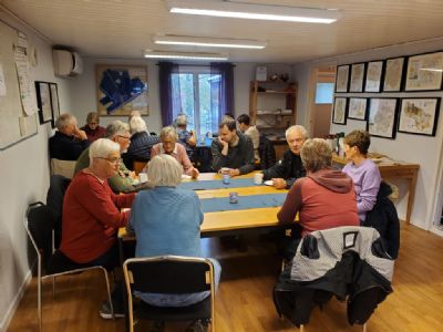 Varje Bingopromenad avslutas med en fika och samkväm i Torsås OK:s klubbstuga. 