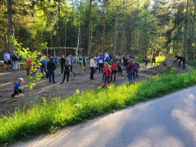 Bild från starten vid Torsås OK:s etapp av Ungdomens 5-Dagars 2024. 