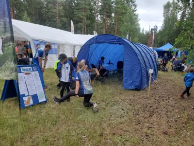 Förberedelser i Torsås OK-tältet.