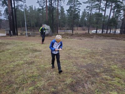 Viktor är på väg mot sistakontrollen där skatten väntar.