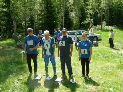 Startsträckslöparna vid Föreningskavlen 2009. Träningen gick vid idylliska Degertorpet i Degerhyltan. Fr.v. Fredrik Andersson, Sven Persson, Tommy Olsson och Elise Hjelm.