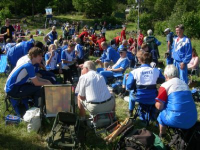 En stor Torsås OK-trupp på OK Dackes tävling sommaren 2009.