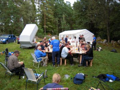 Mängder av Torsås OK:are kom på arbetsdagen till TC:et i Bodhyltan. Det bjöds på välförtjänt grillning på eftermiddagen.