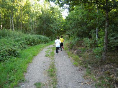 Victor Magnusson och Gustav Karlsson på väg ut på en OL-träning vid klubbstugan på sensommaren ifjol.