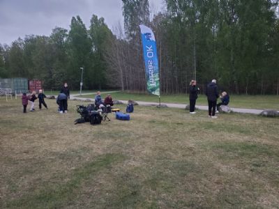 Tors&aring;s OK-g&auml;nget samlat vid arenan en kylig kv&auml;ll. Varmare kv&auml;llar kommer....