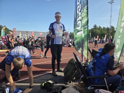 Mycket gl&auml;djande var att Chasmine och Torsten gjorde sina f&ouml;rsta starter p&aring; O-ringen. H&auml;r &auml;r Torsten innan start den andra etappen. 